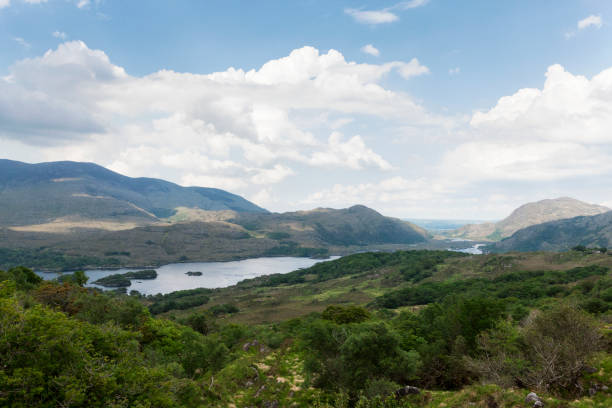 vista de senhoras sobre o anel de kerry, irlanda - upper view - fotografias e filmes do acervo