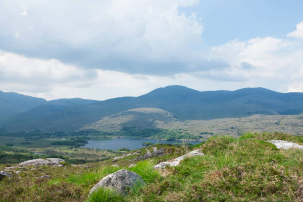 vista de senhoras sobre o anel de kerry, irlanda - upper view - fotografias e filmes do acervo