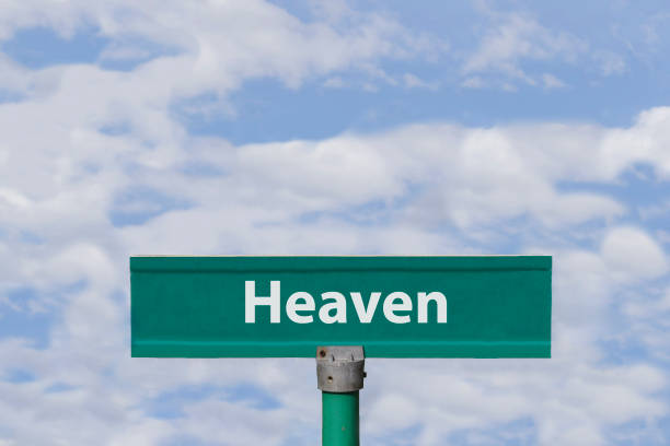 highway to heaven - heaven hell road sign sign imagens e fotografias de stock