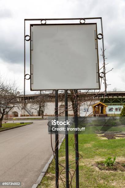 Direction Without Label Direction Pointer Without Words Stock Photo - Download Image Now ...