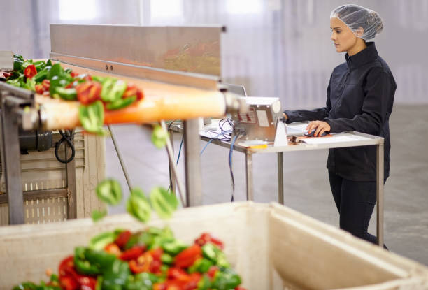 istock The easiest way to move peppers around 690781400