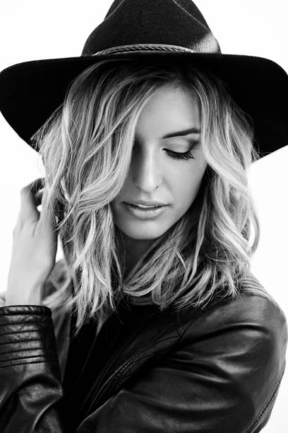istock Completely in awe by her beauty 691073892