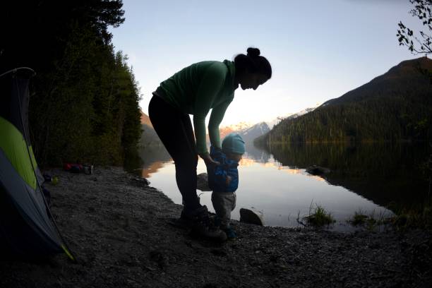 Mère et fils dans la nature - Photo