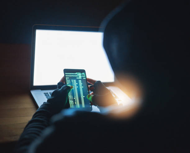 istock Operating in the shadowy world of online hacking 691171164