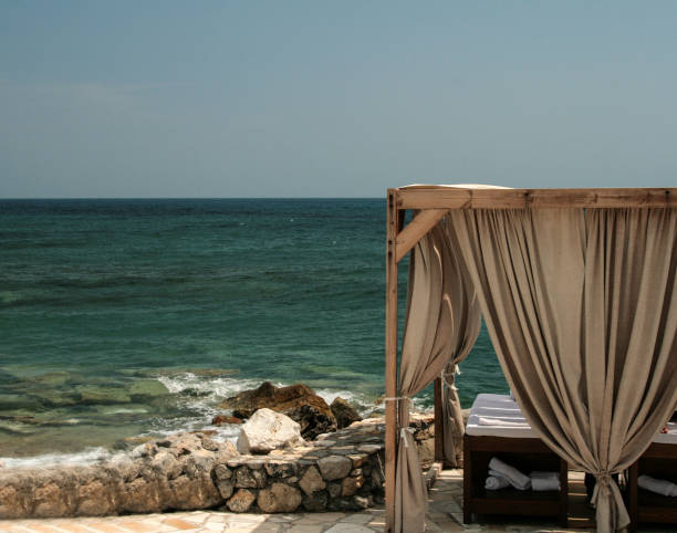 クレタ島のビーチのスパ ・ トリートメント - hotel hotel room bed luxury ストッ��クフォトと画像