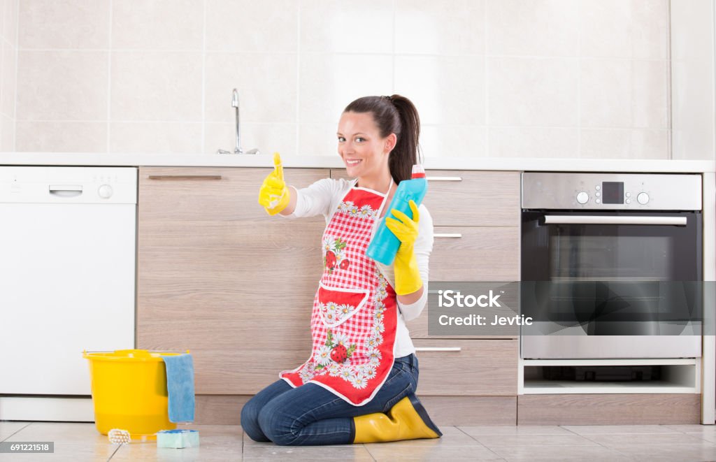 https://media.istockphoto.com/id/691221518/photo/cleaning-lady-in-kitchen.jpg?s=1024x1024&w=is&k=20&c=1lW6N1ZuFngQLXKniYkhX88TEUfOFmxn-0OvcNDVU78=