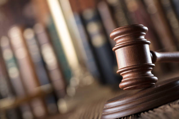 istock Statue of justice, gavel 691262728