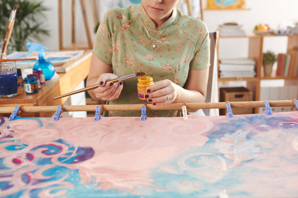 istock Painting woman 691398376