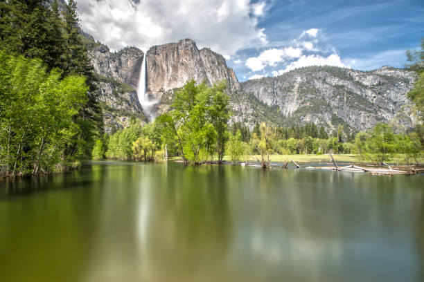 istock Yosemite Falls in Yosemite Nationalpark 691418332