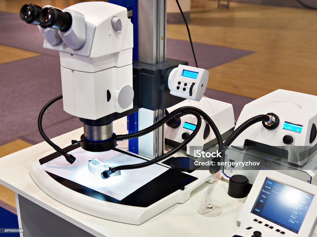 Stereomicroscope and LED lighting for research Stereomicroscope and LED lighting for materials research Microscope Stock Photo