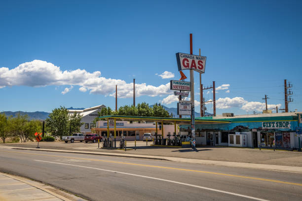 Canada Mart Gas & Gifts on historic Route 66 in Kingman, Arizona Kingman, Arizona: Canada Mart Gas & Gifts on historic Route 66. This gas station with a gift shop is a famous stop on Route 66 in Kingman. route 66 memorabilia stock pictures, royalty-free photos & images