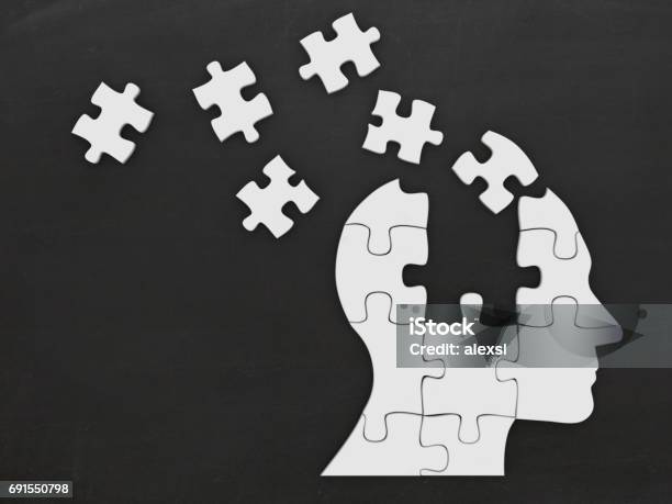 Testa Puzzle Silhouette Mente Memoria Del Cervello - Fotografie stock e altre immagini di Rompicapo - Rompicapo, Morbo di Alzheimer, Salute mentale