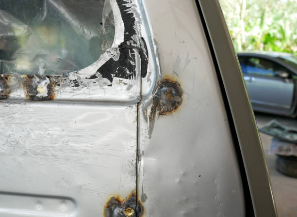 istock Repairing car fixed in garage 691600804