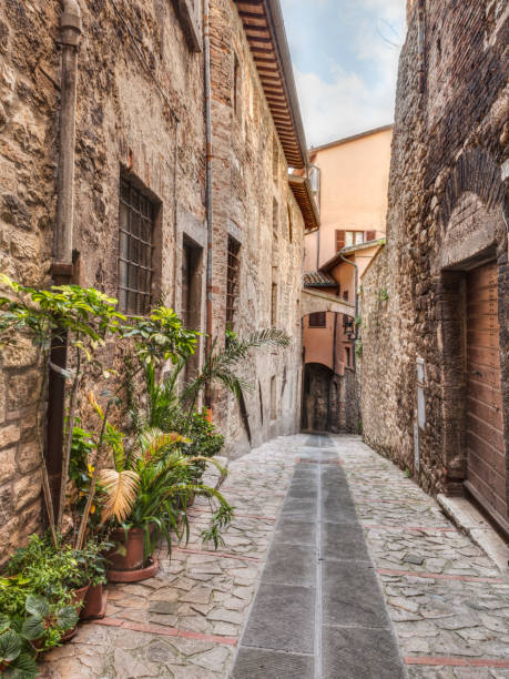 istock Todi, Umbria, Italy: ancient alley  in the old town 691615748