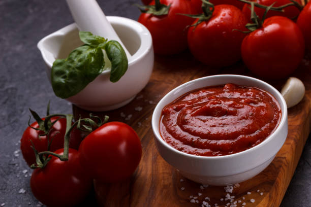 istock Traditional Italian tomato sauce 691696792