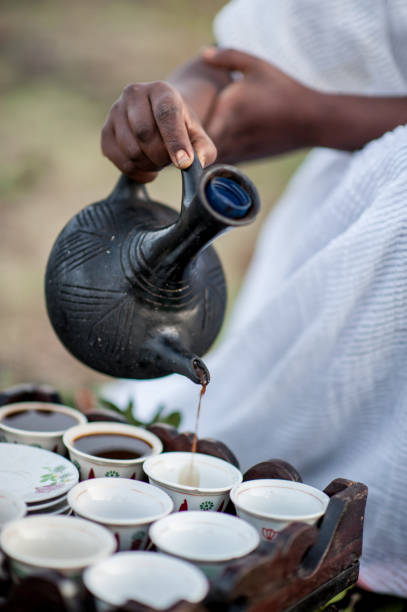 время заливки - ethiopian coffee стоковые фото и изображения