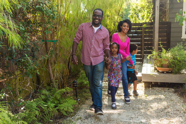 istock Family Moments Going Out 691778670
