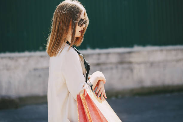 istock Girl on Shopping 691807704