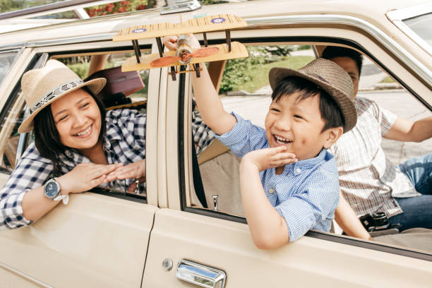 istock Family car checklist 691863478