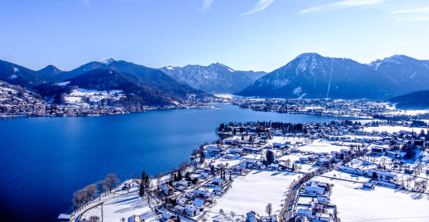 бавария - плохой wiessee - tegernsee lake tegernsee lake mountain стоковые фото и изображения