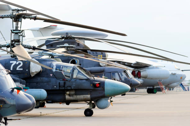 helicópteros e aviões de linha - defense industry - fotografias e filmes do acervo