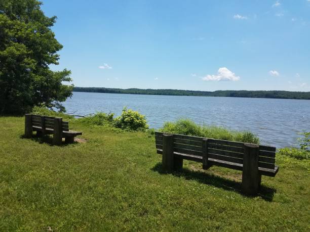 istock bench overlooking the Potomac river 691960008