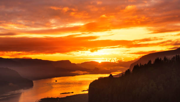 istock Sunrise at Columbia Gorge 691961642