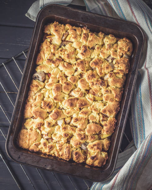 istock Baking pan with fresh pie just baked 691962838