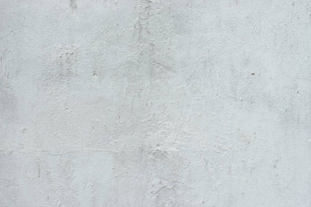 istock Wall fragment with attritions and cracks 691963290