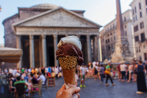 gelato en roma - gelato cream ice cream ice fotografías e imágenes de stock