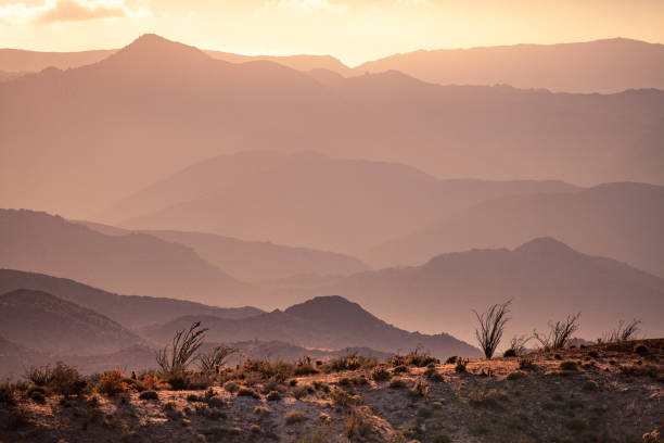 istock In-Ko-Pah Mountains Atmospherically Layered At Sunet 691995526