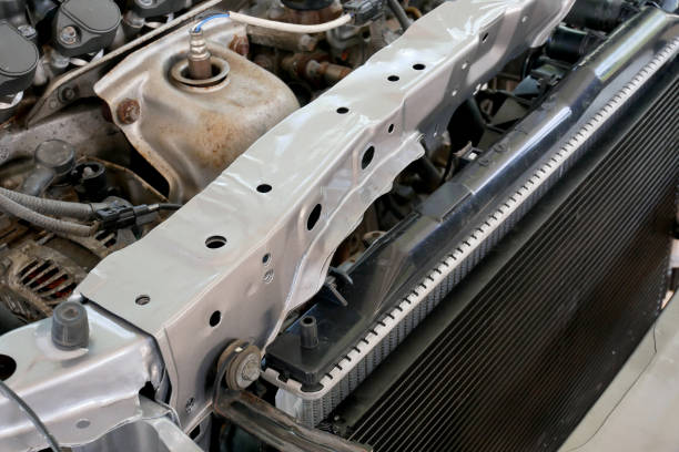 istock Repairing car fixed in garage 692122704