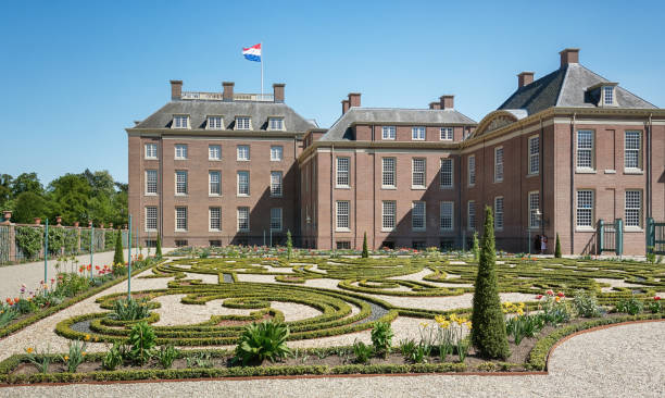giardino barocco olandese di palazzo loo ad apeldoorn - apeldoorn foto e immagini stock