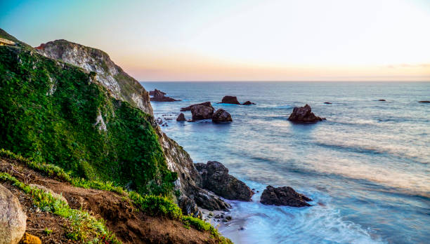 istock The beautiful cliffs of Big Sur at the Pacific coast after sunset 692334010