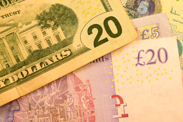 zbliżenie usd i eur, dolar i banknot walutowy euro - pound symbol ten pound note british currency paper currency zdjęcia i obrazy z banku zdjęć