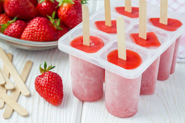 istock Homemade popsicles with strawberry 692687270