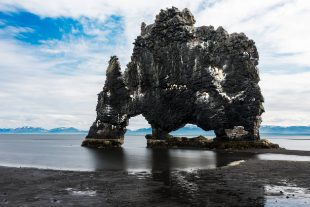 istock Hvitserkur Seastack Closeup - Iceland 692701534