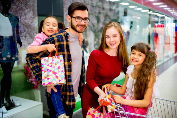 istock Happy family shopping 692862804