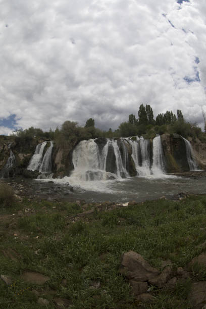 istock Muradiye waterfalls in Van, Turkey 692892144