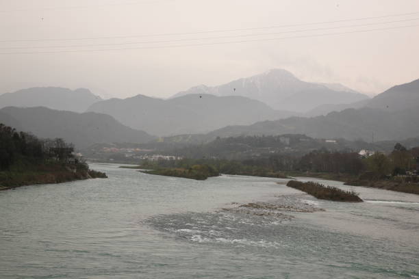 istock Min river and Dujiangyan (都江堰) irrigation system, Sichuan, China 692915920