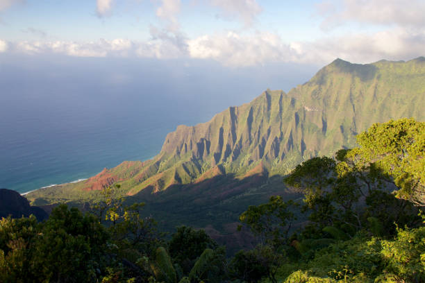 istock Kalalau lookout 692948682