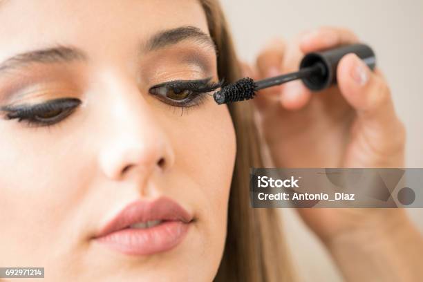 Как накрасить тушь Как накрасить тушь