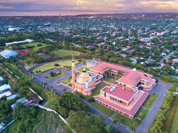 pejzaż miasta managua - travel monument church roof zdjęcia i obrazy z banku zdjęć