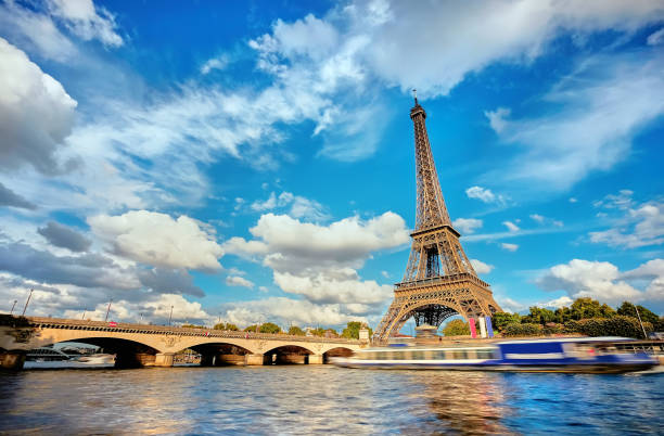istock Cityscape of Paris with the Eiffel tower on a sunny day 692973008