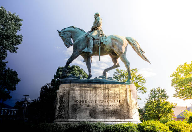 Robert E Lee Robert E Lee statue conflict the general lee stock pictures, royalty-free photos & images