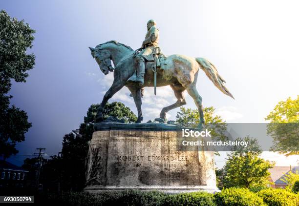 Robert E Lee Stock Photo - Download Image Now - Charlottesville, Statue, Virginia - US State