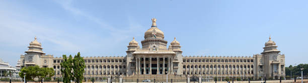 vidhana soudha - bangalore india parliament building vidhana soudha foto e immagini stock