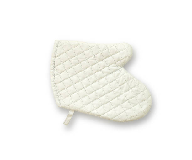 istock Closeup old white fabric oven glove for cooking isolated on white background 693112154