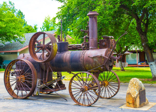 istock Vintage Steam Tractor 693133286