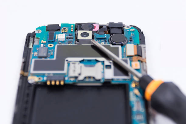 istock mobile phone repairing 693168924